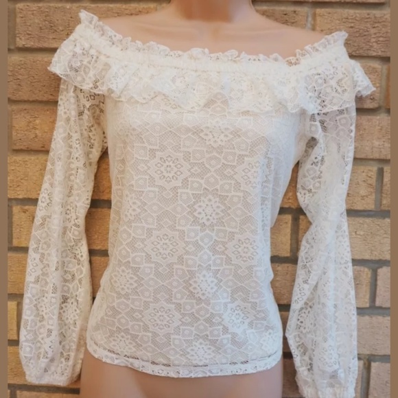 Tops - 🧜Ivory white creamy blouse size 8-10